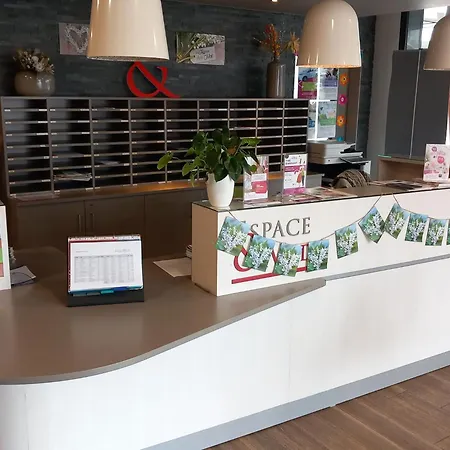 Services Seniors Espace Et Vie 르망